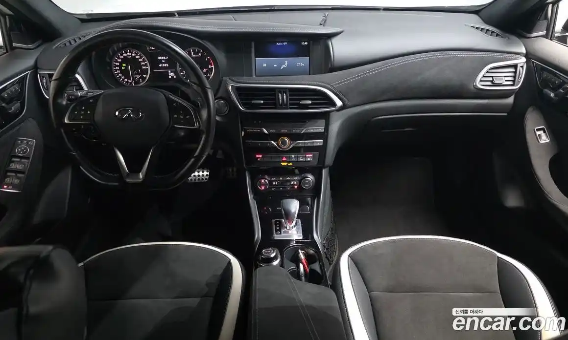 Infiniti Q30 2017 2.0 гидро в Москве № 827367, фото 6