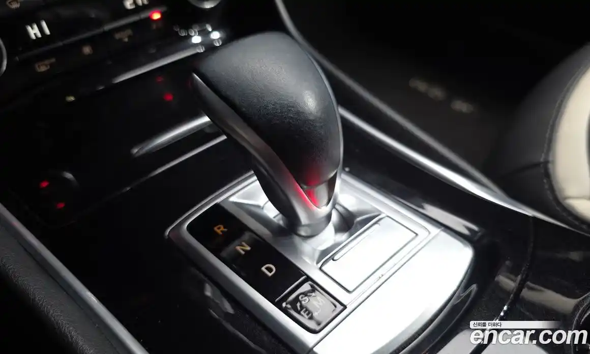 Infiniti Q30 2017 2.0 гидро в Москве № 827367, фото 8