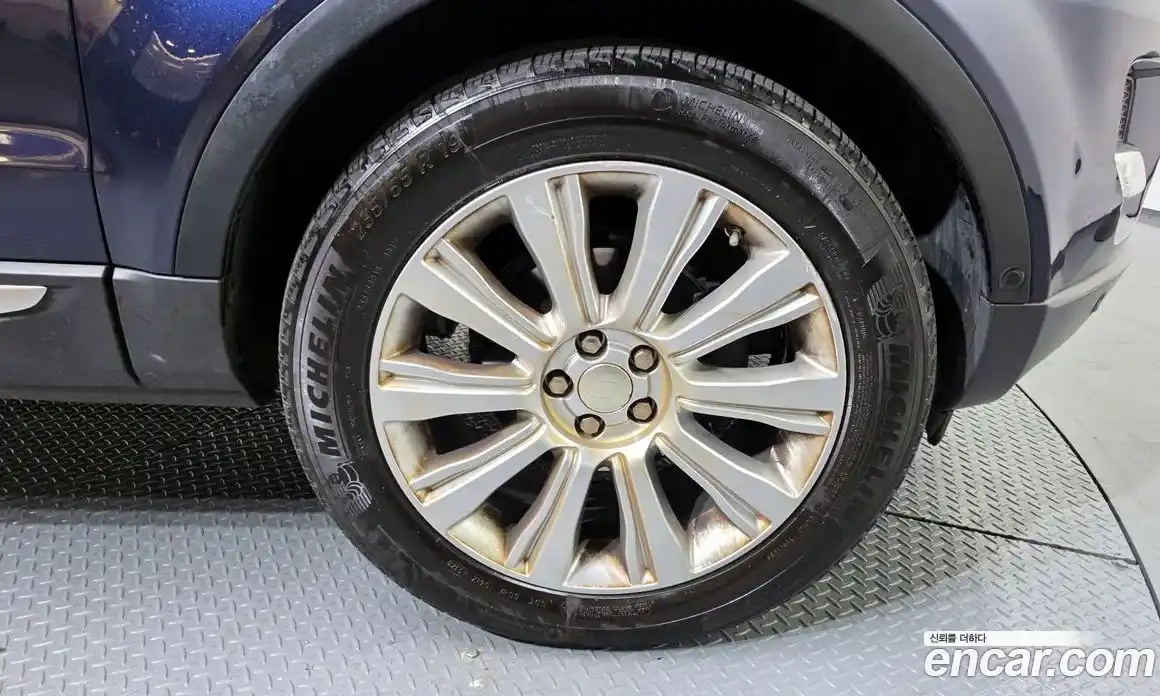 Land Rover Range-Rover Evoque 2015 2.2 гидро в Москве № 861273, фото 5