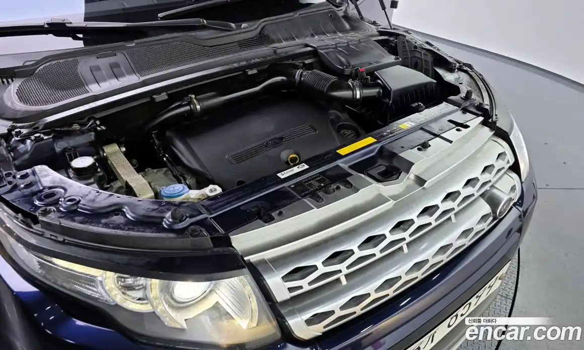 Land Rover Range-Rover Evoque 2015 2.2 гидро в Москве № 861273, фото 6