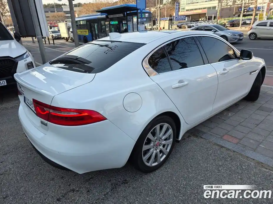 Jaguar XE 2017 2.0 гидро в Москве № 897291, фото 18