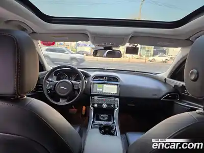 Jaguar XE 2017 2.0 гидро в Москве № 897291, миниатюра 7