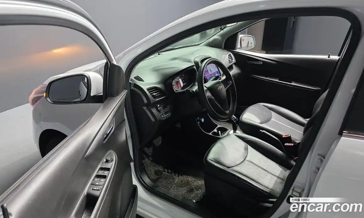 Chevrolet Spark 2016 1.0 Автомат в Москве № 935171, фото 11