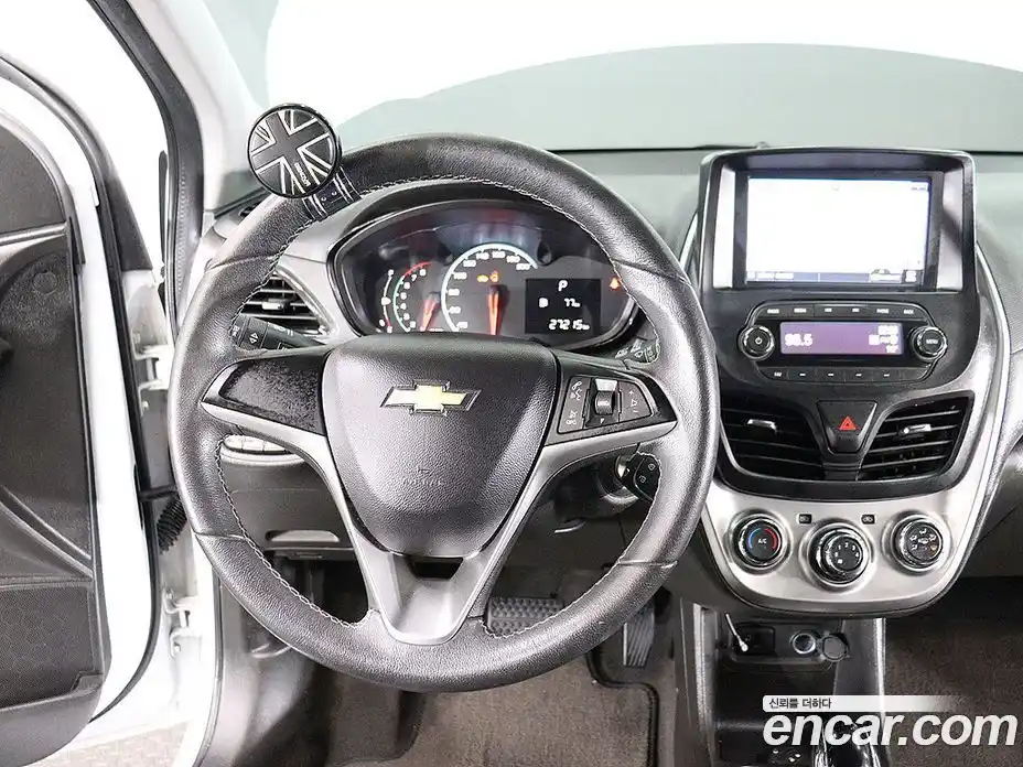 Chevrolet Spark 2016 1.0 Автомат в Москве № 975060, фото 12