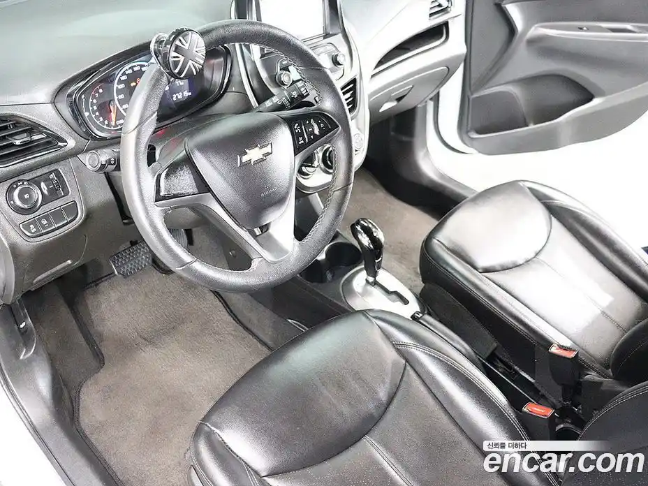 Chevrolet Spark 2016 1.0 Автомат в Москве № 975060, фото 10