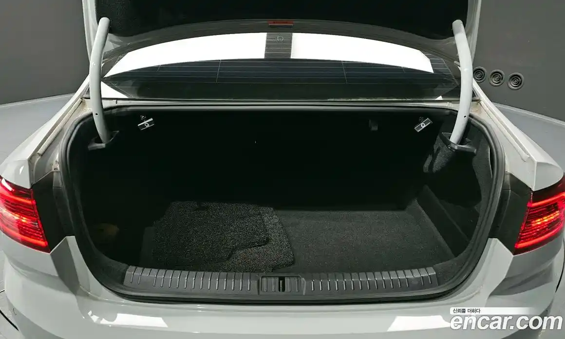 Volkswagen Passat 2018 2.0 гидро в Москве № 976080, фото 20