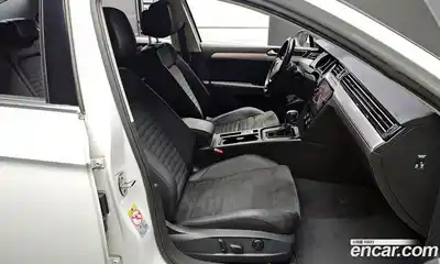 Volkswagen Passat 2018 2.0 гидро в Москве № 976080, миниатюра 10