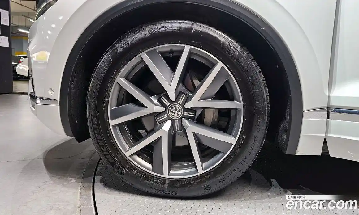 Volkswagen Touareg 2020 3.0 гидро в Москве № 976115, фото 5