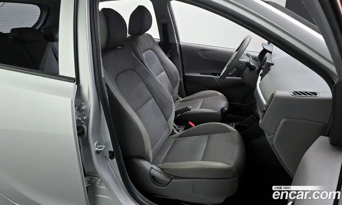 Kia Morning 2021 1.0 Автомат в Москве № 1002960, фото 12