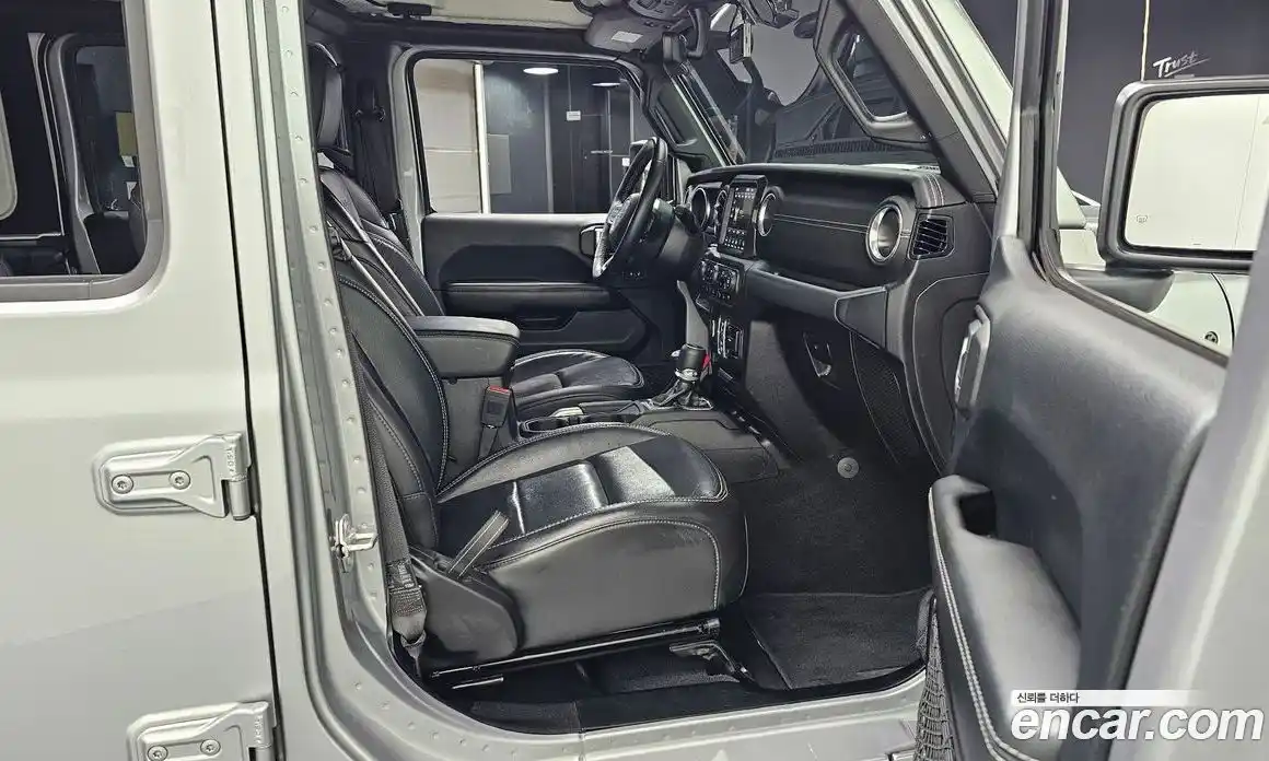 Jeep Wrangler 2018 2.0 гидро в Москве № 1015080, фото 11