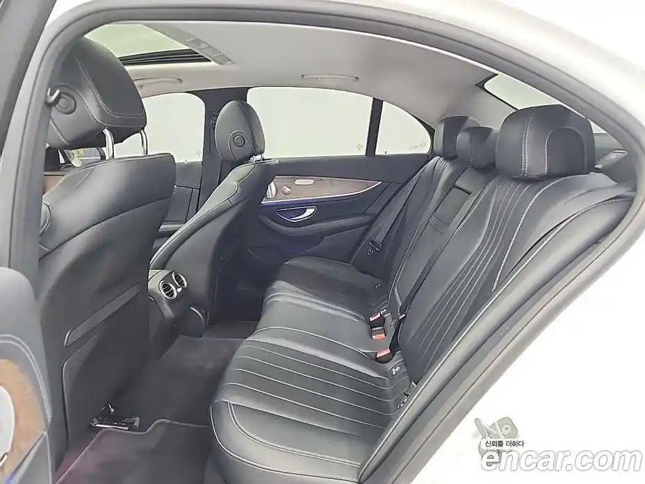 Mercedes-Benz E-Class 2018 2.0 гидро в Москве № 141920, фото 12