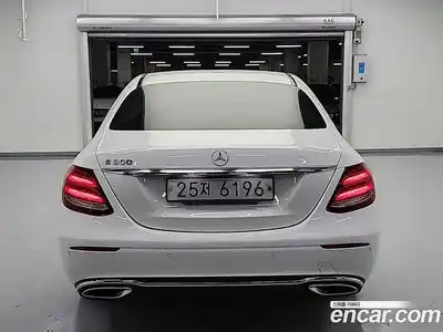 Mercedes-Benz E-Class 2018 2.0 гидро в Москве № 141920, миниатюра 3