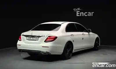 Mercedes-Benz E-Class 2018 2.0 гидро в Москве № 161852, миниатюра 2