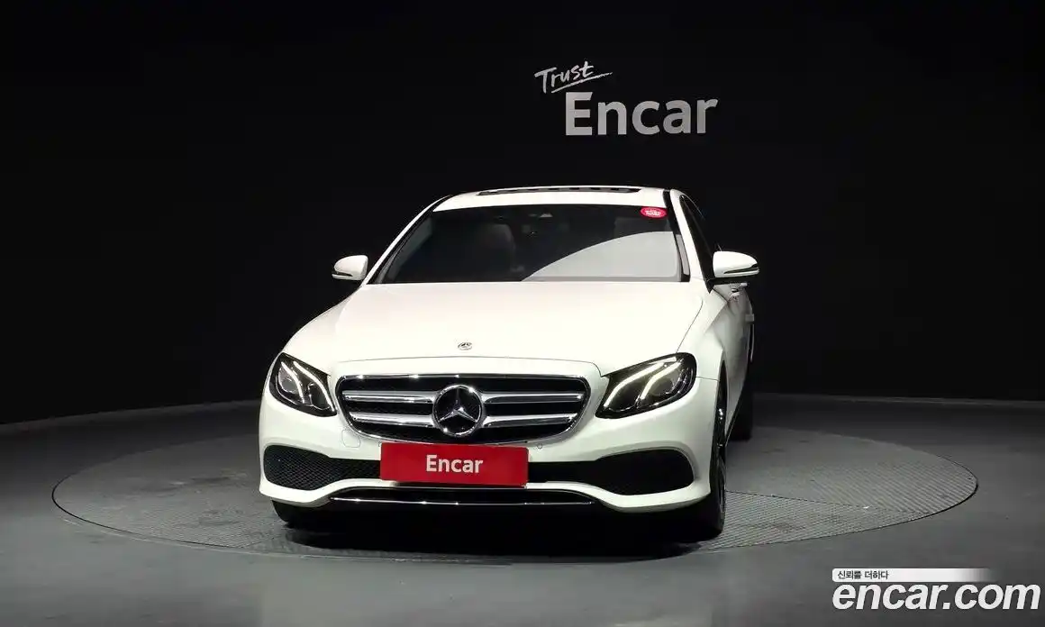 Mercedes-Benz E-Class 2018 2.0 гидро в Москве № 161852, фото 3