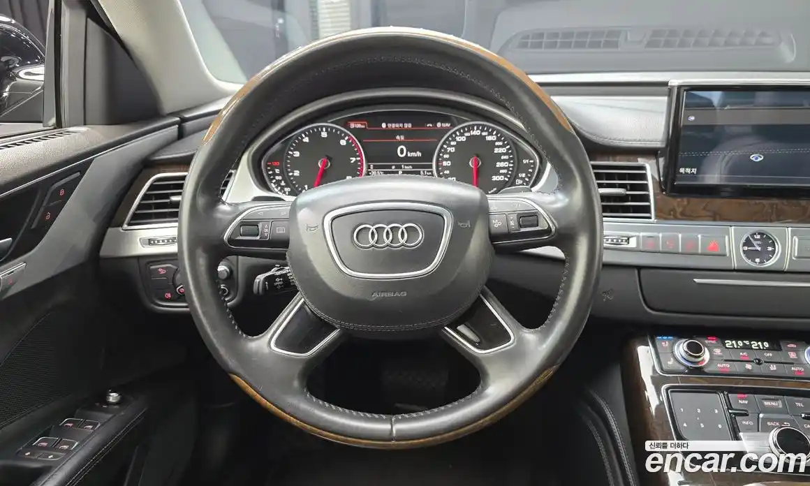 Audi A8 2015 4.0 гидро в Москве № 163752, фото 13