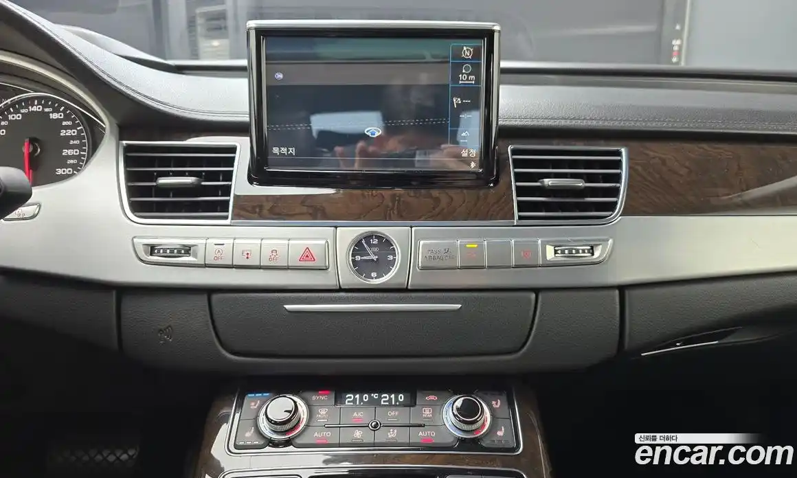 Audi A8 2015 4.0 гидро в Москве № 163752, фото 14