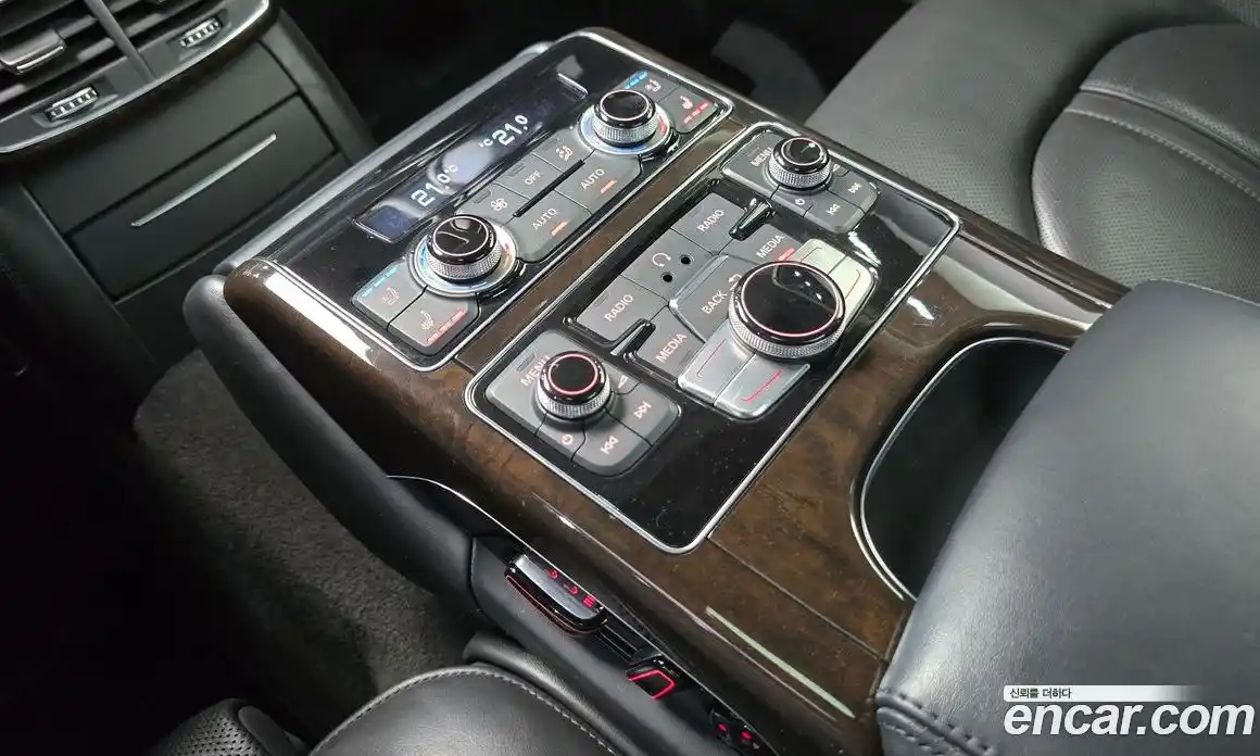 Audi A8 2015 4.0 гидро в Москве № 163752, фото 17