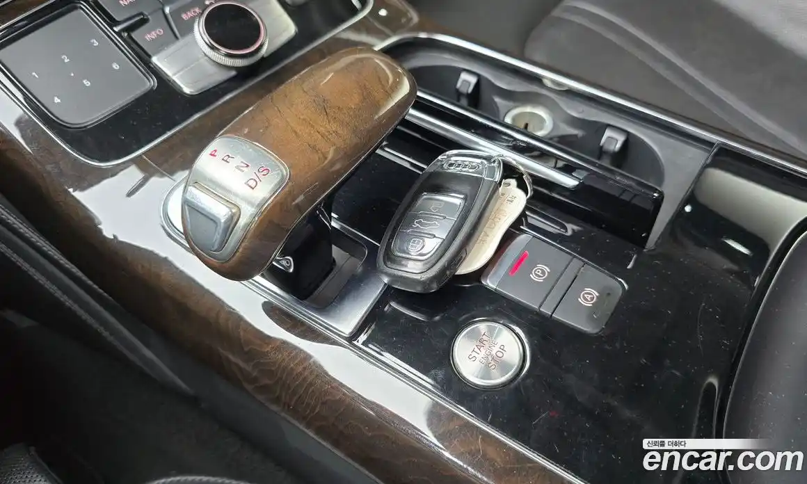 Audi A8 2015 4.0 гидро в Москве № 163752, фото 9