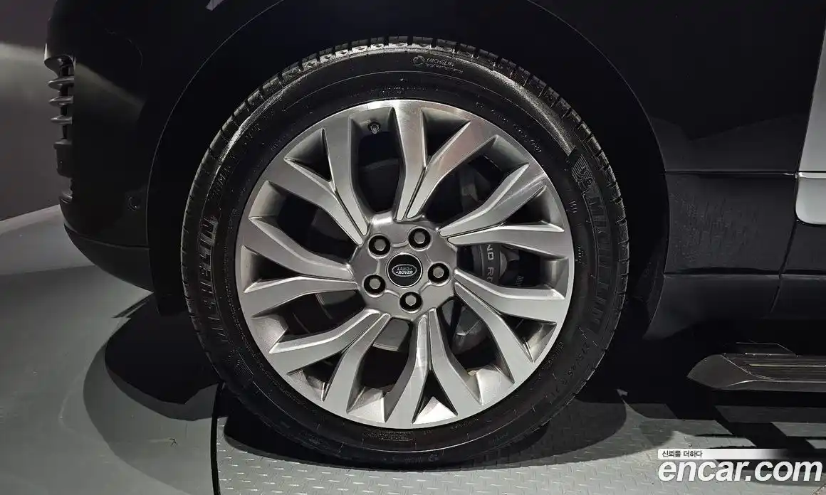 Land Rover Range-Rover 2019 4.4 гидро в Москве № 166550, фото 5