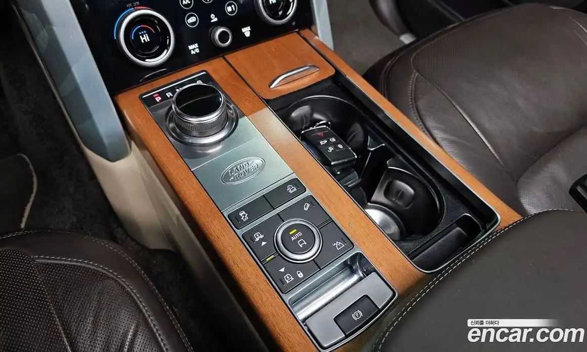 Land Rover Range-Rover 2019 4.4 гидро в Москве № 166550, фото 9