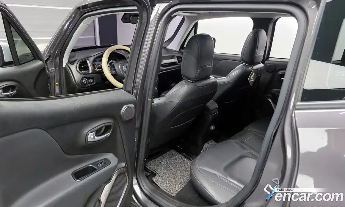 Jeep Renegade 2018 2.0 гидро в Москве № 169855, фото 11
