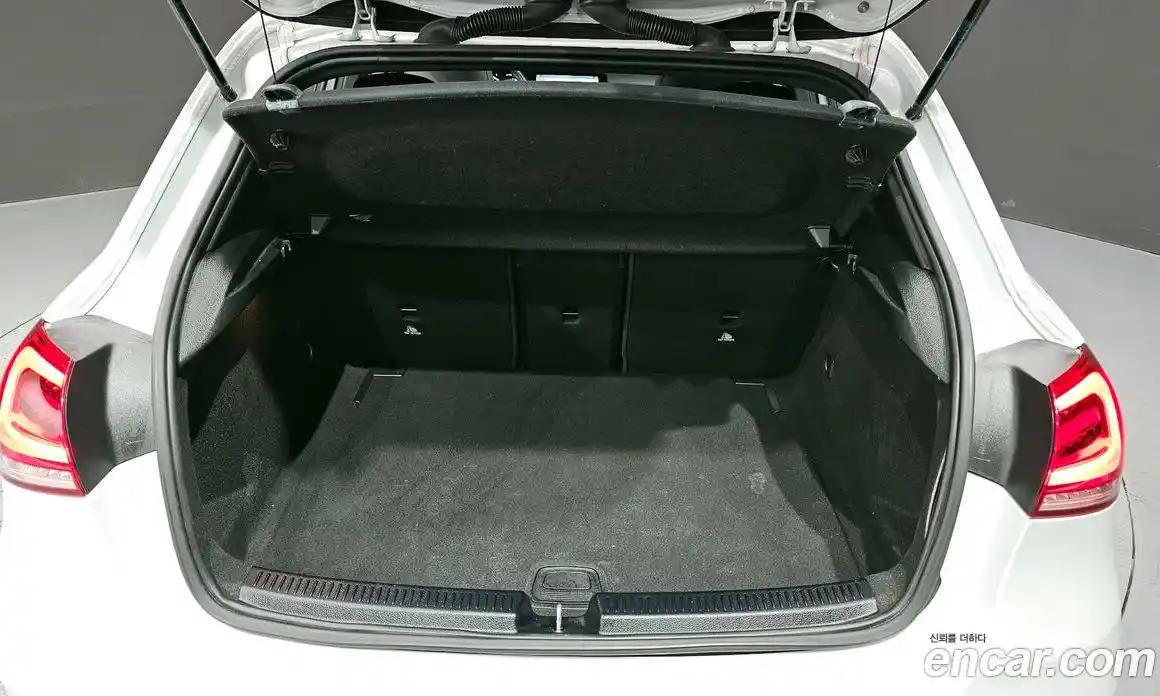 Mercedes-Benz A-Class 2023 2.0 гидро в Москве № 176882, фото 19