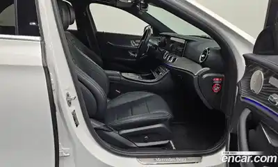 Mercedes-Benz E-Class 2022 2.0 гидро, миниатюра 11