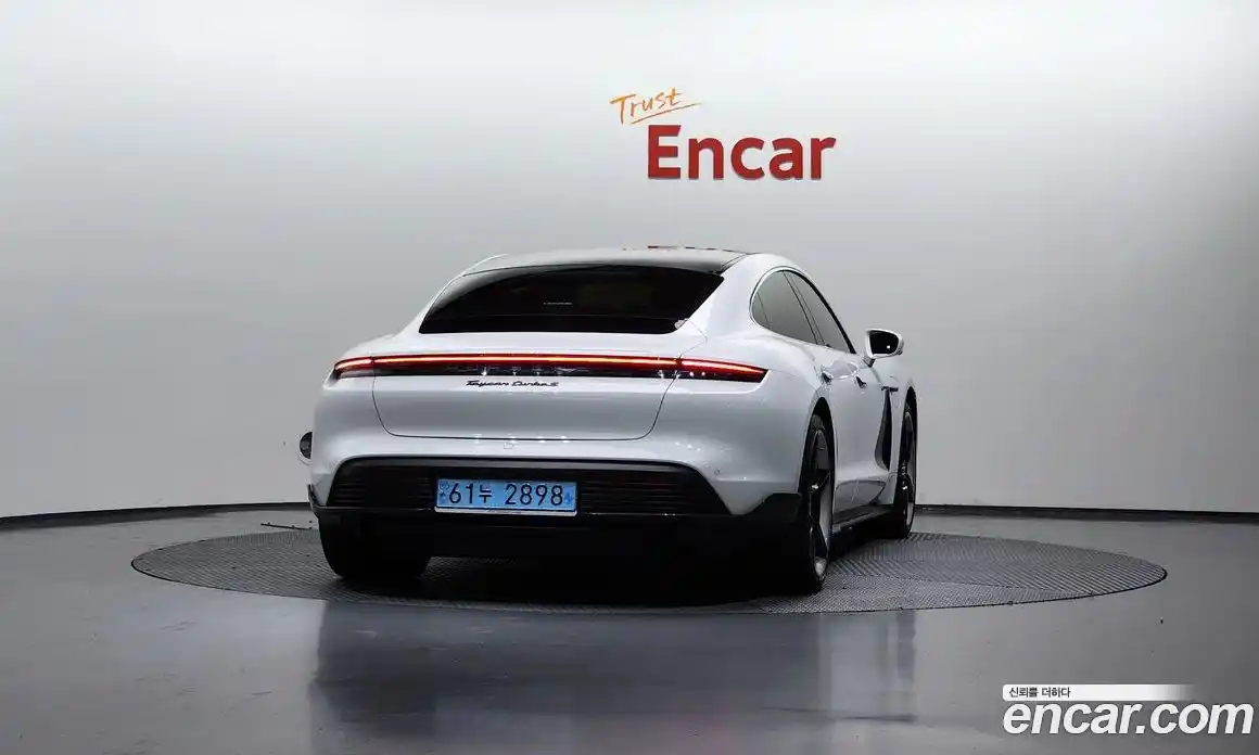 Porsche Taycan 2021 0.1 гидро в Москве № 197460, фото 4