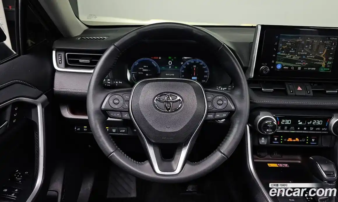 Toyota RAV4 2023 2.5 гидро в Москве № 199532, фото 13