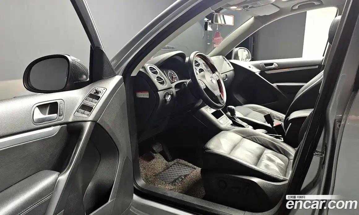 Volkswagen Tiguan 2014 2.0 гидро в Москве № 201455, фото 12