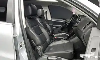 Volkswagen Tiguan 2014 2.0 гидро в Москве № 201455, миниатюра 10