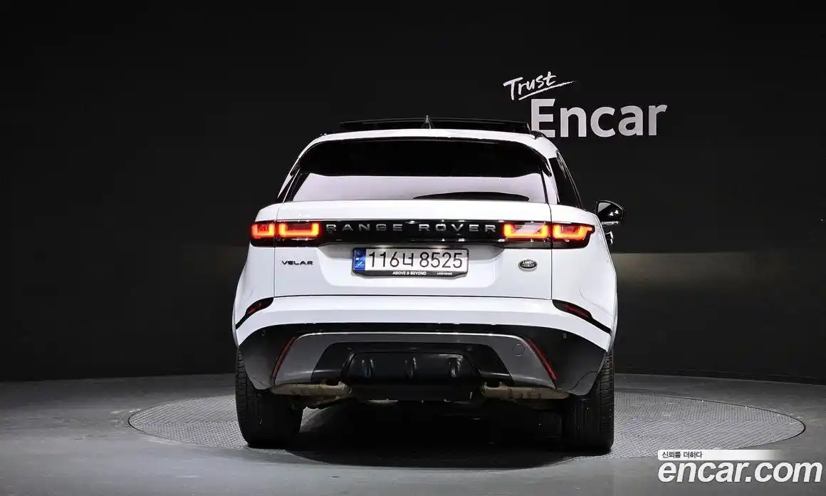 Land Rover Range-Rover Velar 2023 2.0 гидро в Москве № 213353, фото 4
