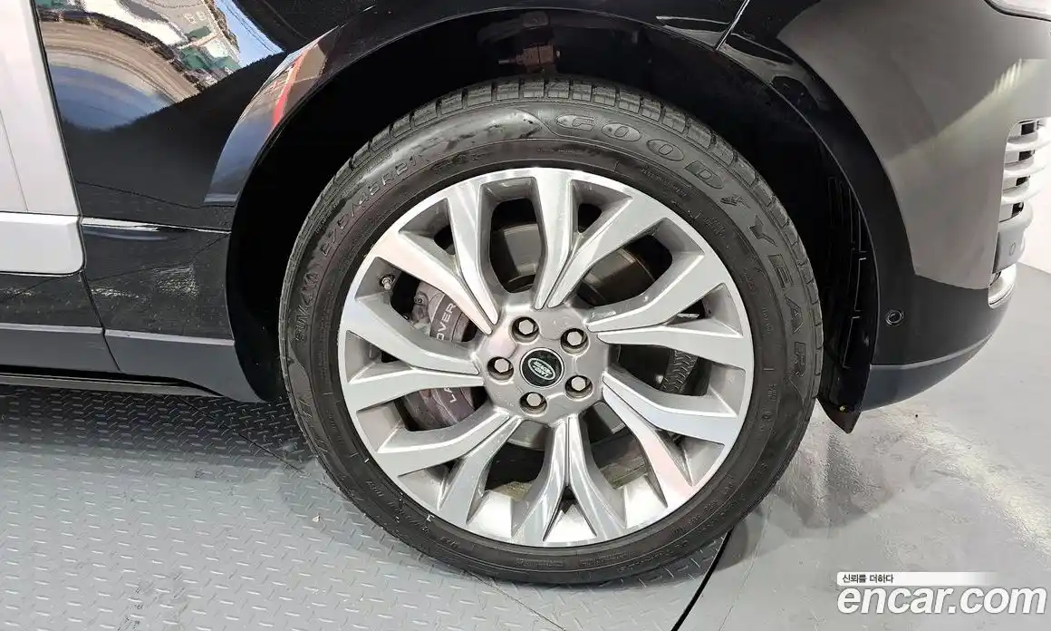 Land Rover Range-Rover 2019 4.4 гидро в Москве № 213625, фото 5