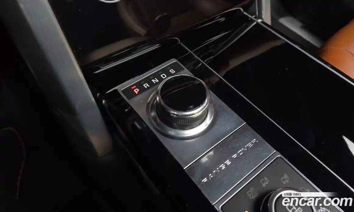 Land Rover Range-Rover 2017 4.4 гидро в Москве № 213783, фото 9