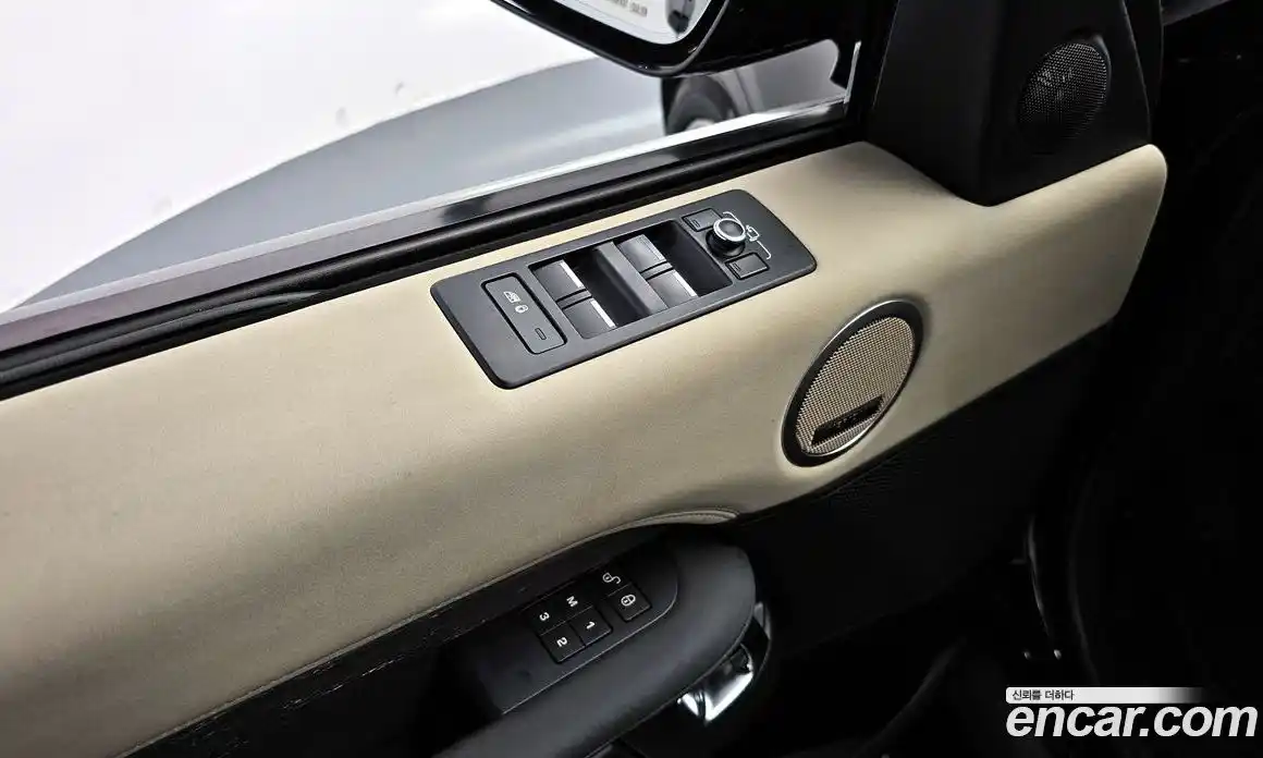 Land Rover Discovery 2017 3.0 гидро в Москве № 213793, фото 17