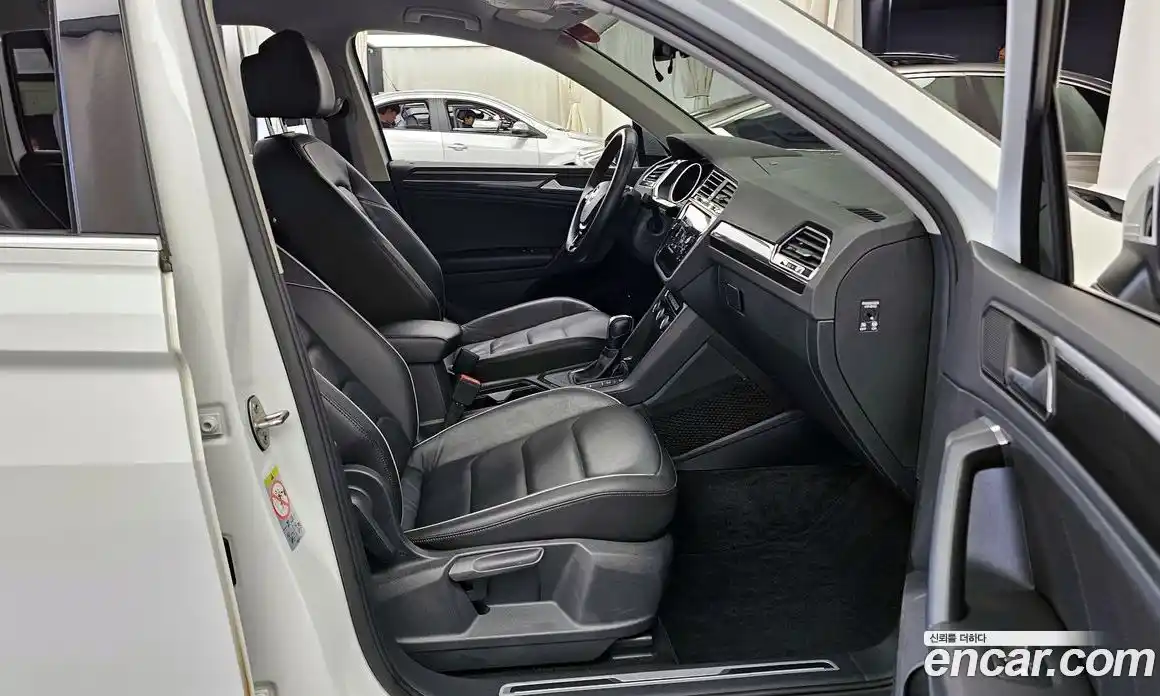 Volkswagen Tiguan 2019 2.0 гидро в Москве № 215197, фото 11