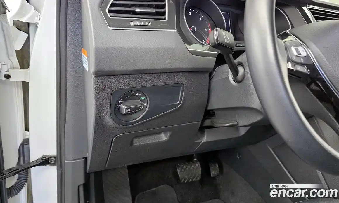 Volkswagen Tiguan 2019 2.0 гидро в Москве № 215197, фото 16