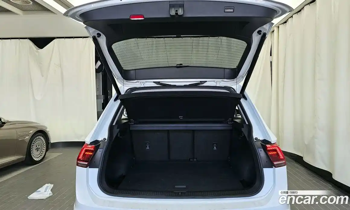 Volkswagen Tiguan 2019 2.0 гидро в Москве № 215197, фото 20