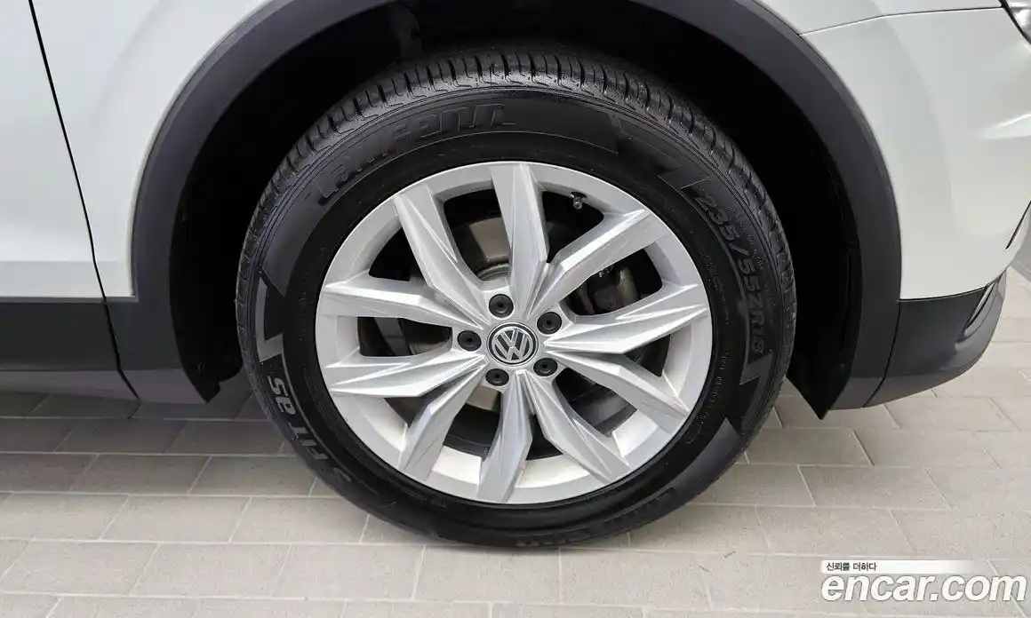 Volkswagen Tiguan 2019 2.0 гидро в Москве № 215197, фото 5