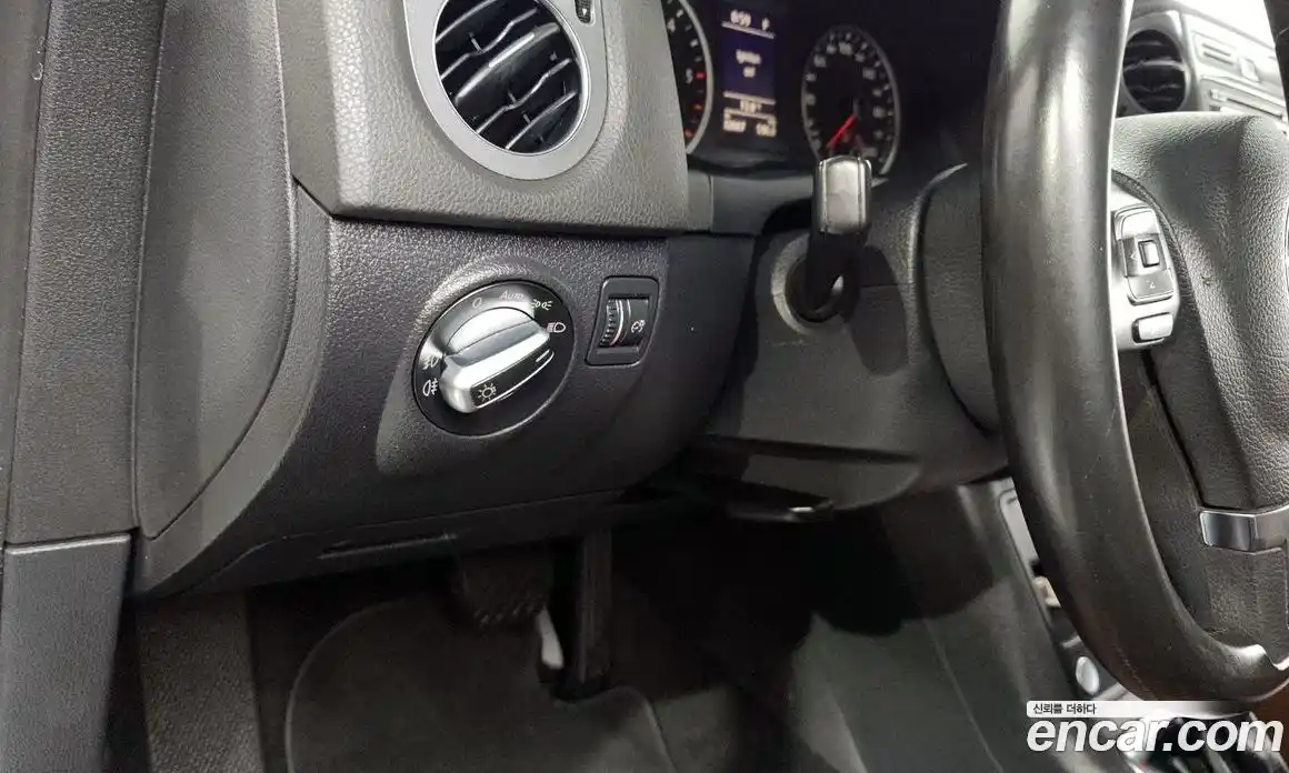 Volkswagen Tiguan 2012 2.0 гидро в Москве № 215243, фото 17