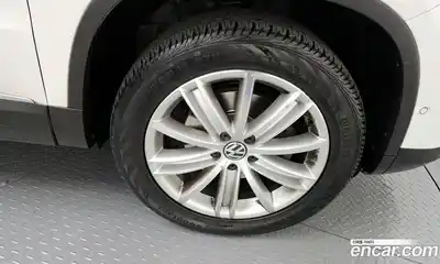 Volkswagen Tiguan 2012 2.0 гидро в Москве № 215243, миниатюра 5
