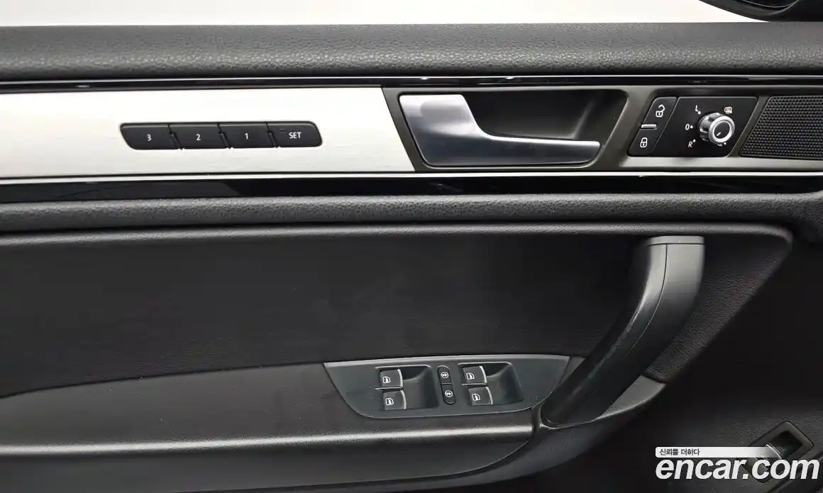 Volkswagen Touareg 2014 3.0 гидро в Москве № 215389, фото 17