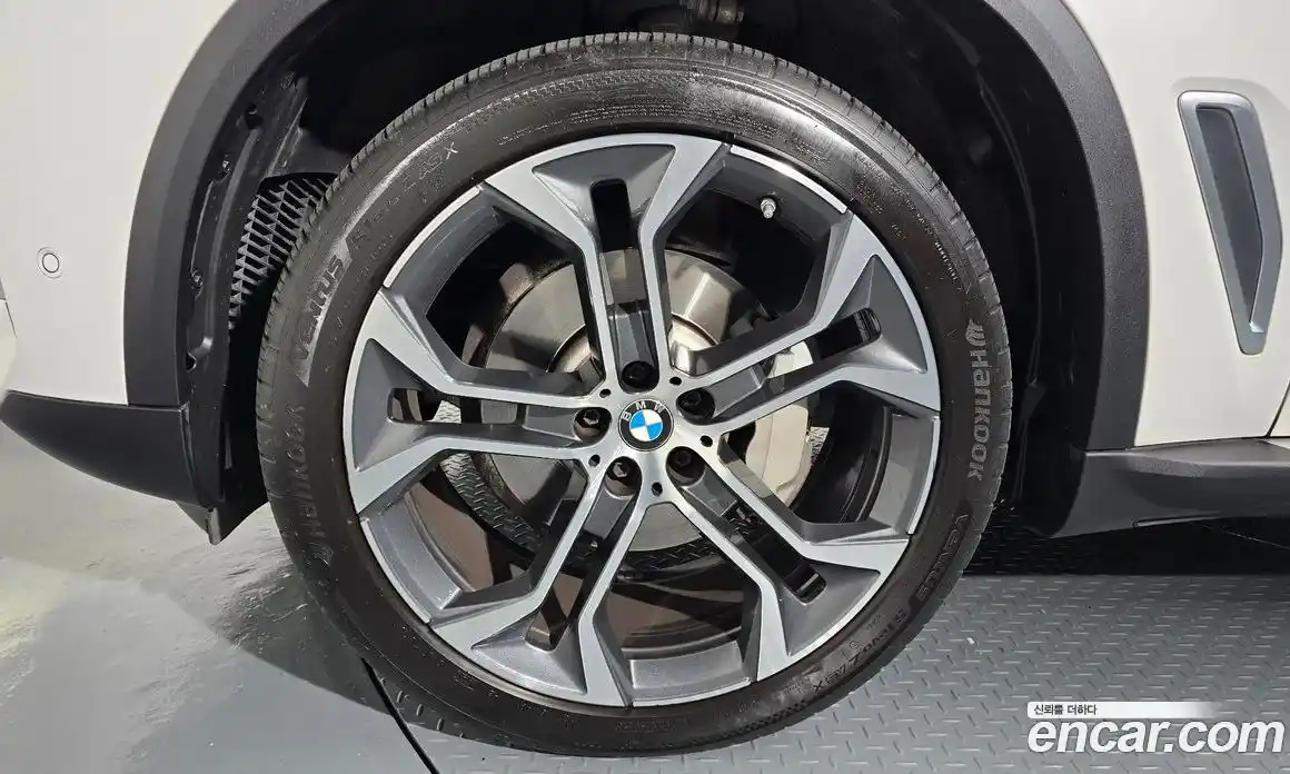 BMW X5 2023 3.0 гидро в Москве № 228746, фото 4