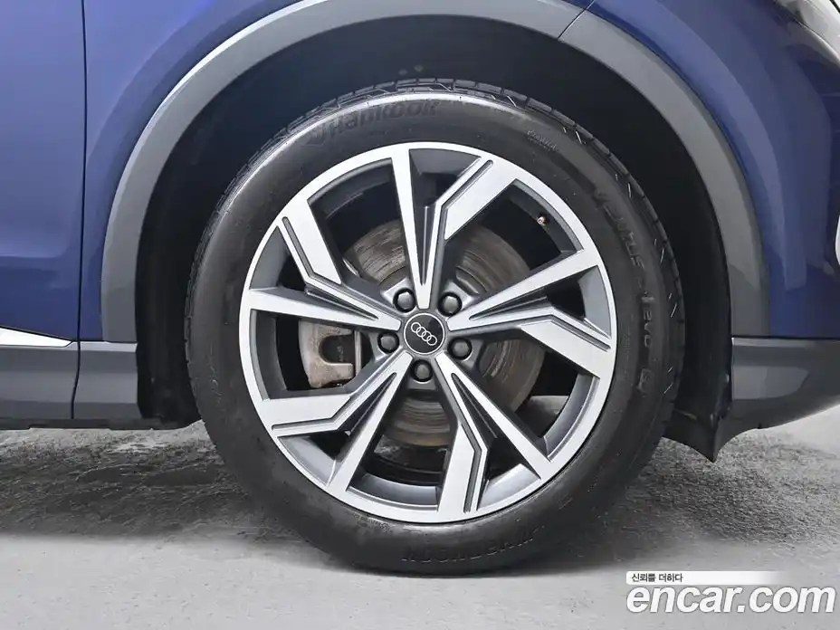 Audi Q4 e-tron 2023 1.0 гидро в Москве № 230349, фото 5