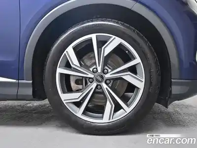 Audi Q4 e-tron 2023 1.0 гидро в Москве № 230349, миниатюра 5