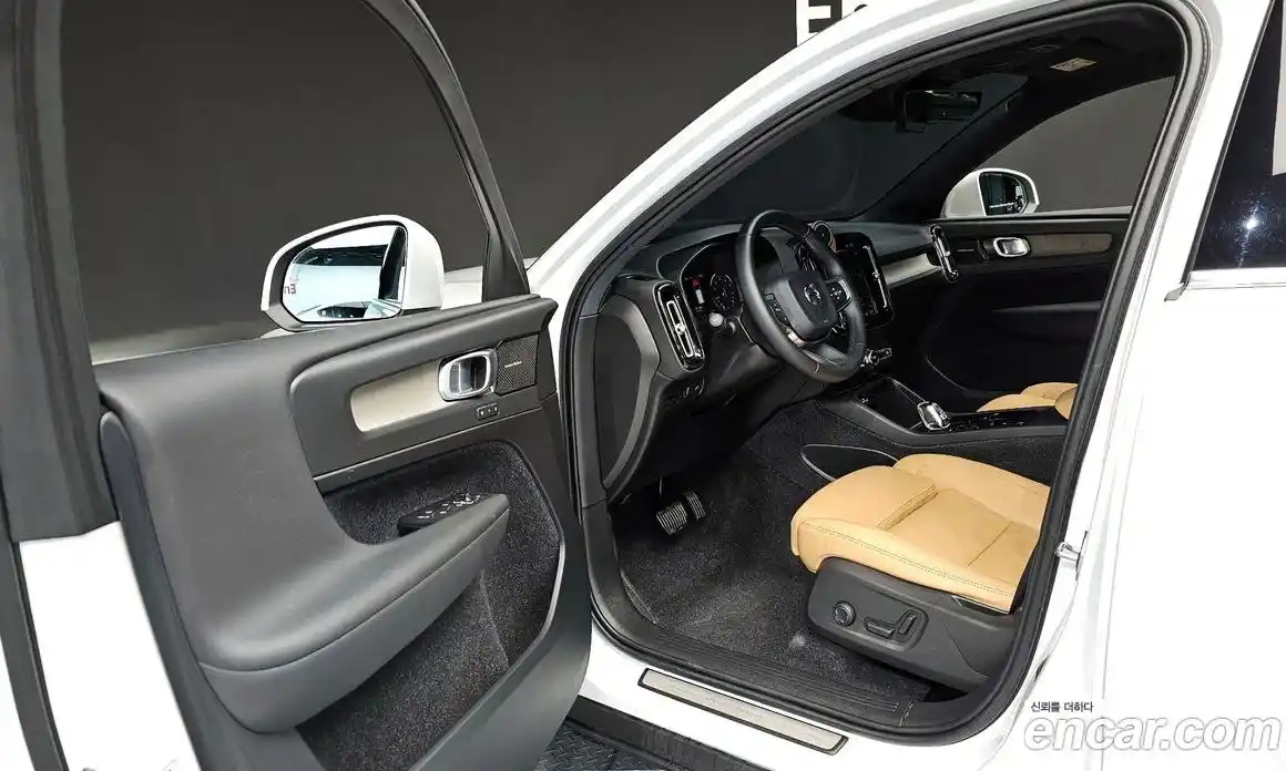 Volvo XC40 2019 2.0 гидро в Москве № 230436, фото 11