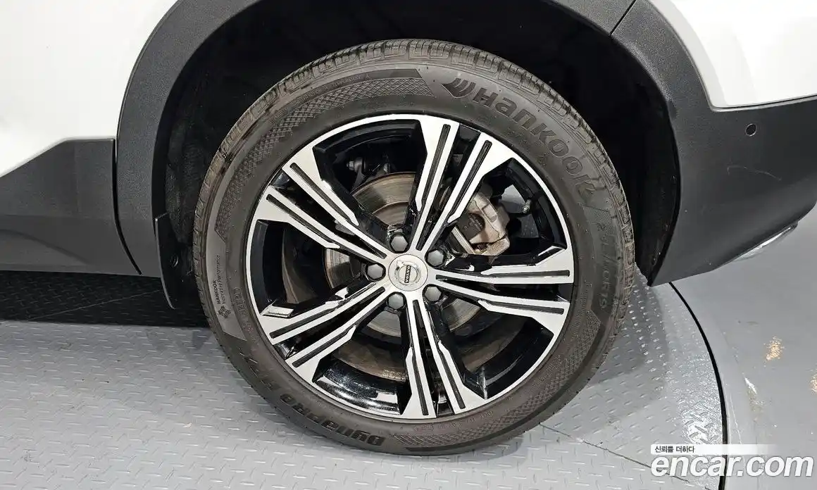 Volvo XC40 2019 2.0 гидро в Москве № 230436, фото 5