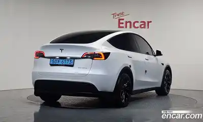 Tesla Model Y, 2024