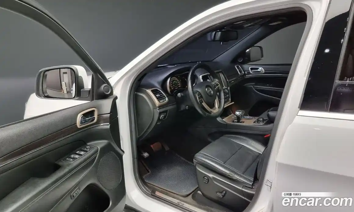 Jeep Cherokee 2013 3.0 гидро в Москве № 232676, фото 10