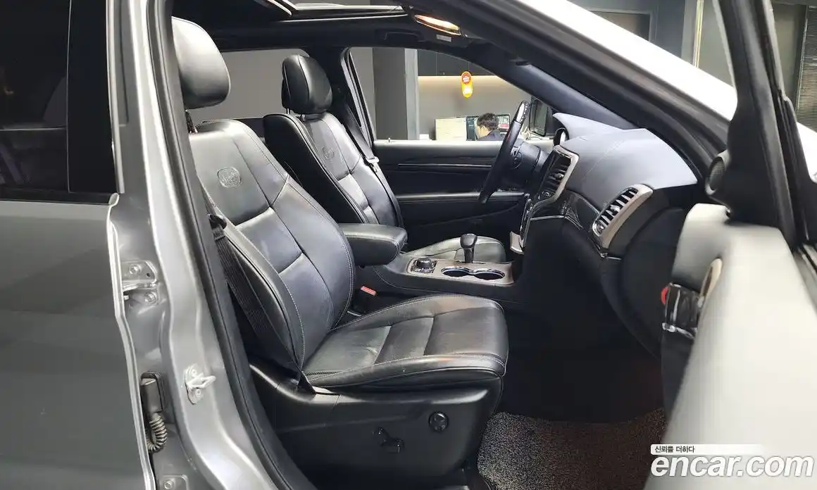Jeep Cherokee 2014 3.0 гидро в Москве № 232717, фото 11